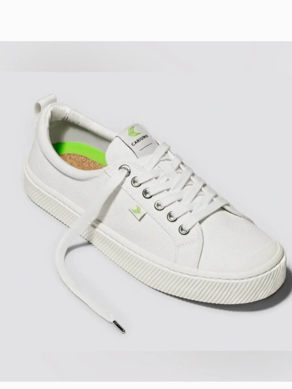 Cariuma OCA Low Off-White Canvas Sneaker‎